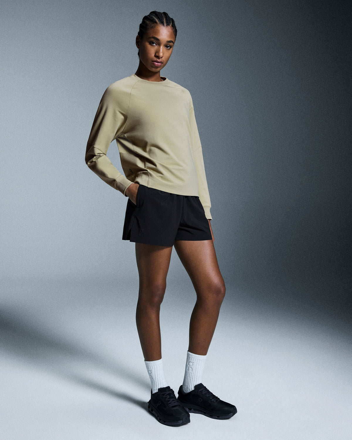 Women's Studio Crew Caper - US 5413