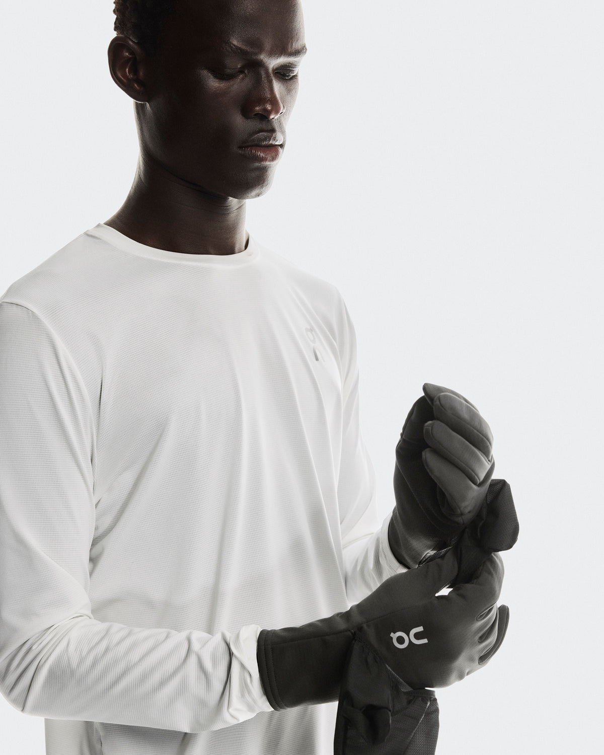 Winter Run Gloves Magnet - US 9923