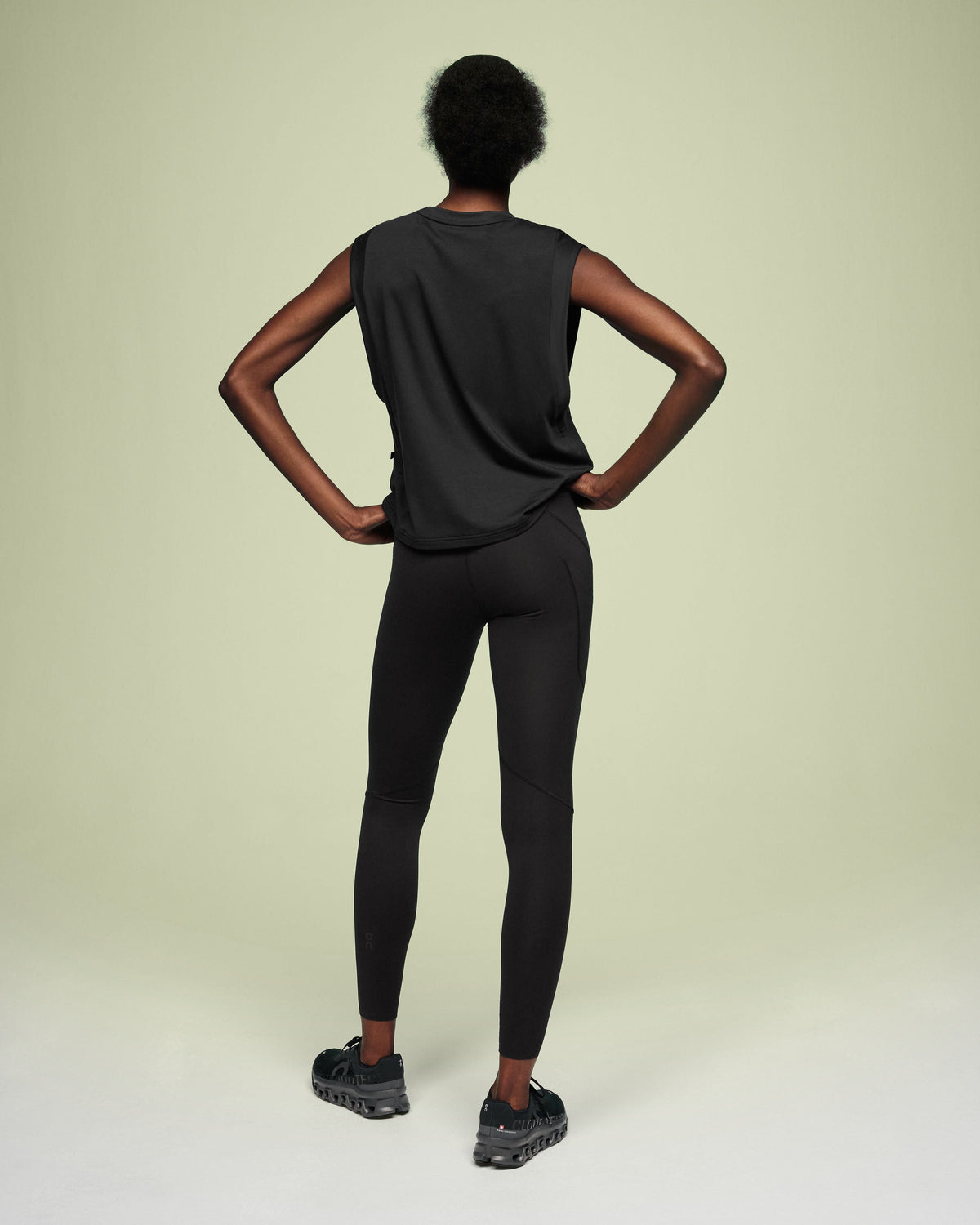 Women's Focus Crop Black - US 2427