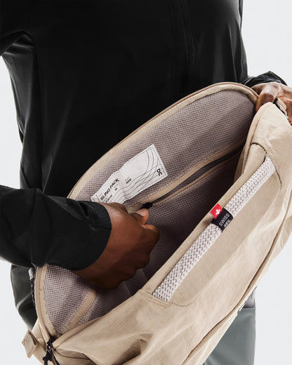Sling Pack 9L Sand | Black - US 6871